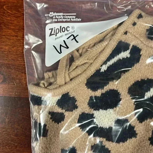 Entro Womens Sweater S Brown Black White Animal Print Pullover Open Back w/Tie - Picture 14 of 14